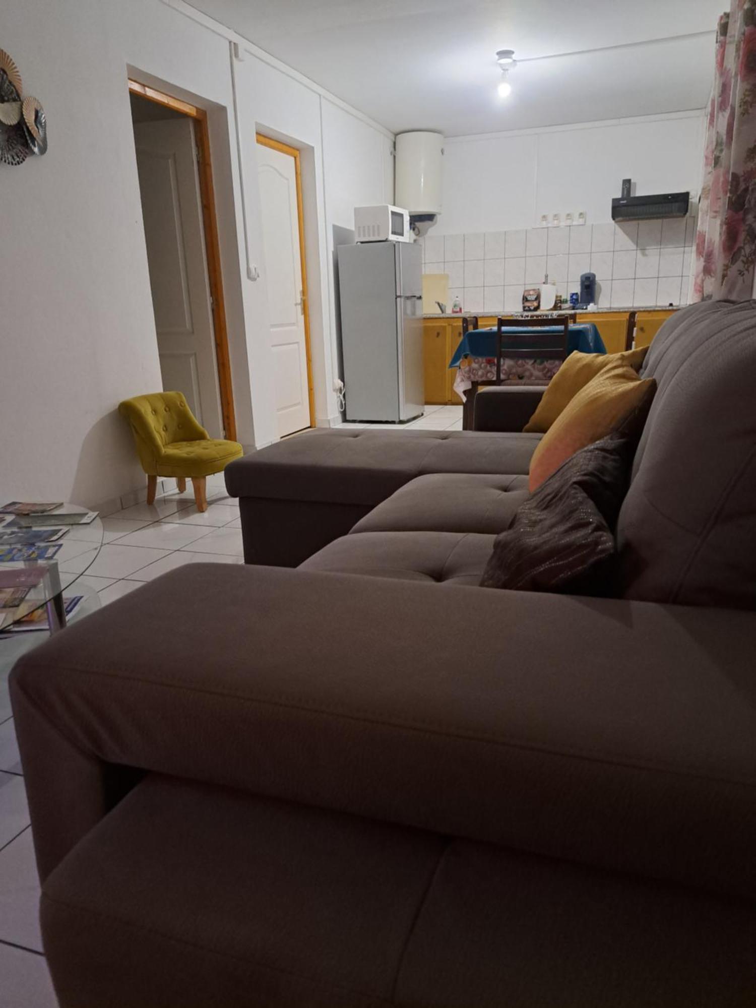 Апартаменты Appart A La Res Andy Accueillant 1 A 5 Pers Arrive Autonome , 2 Places De Parking Dans La Cour Devant La Maison Сен-Дени Экстерьер фото